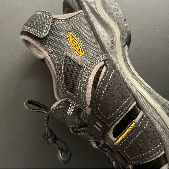 Keen Rialto H2 Sport Black Outdoor Hiking Walking Sandal Size 7 Mens